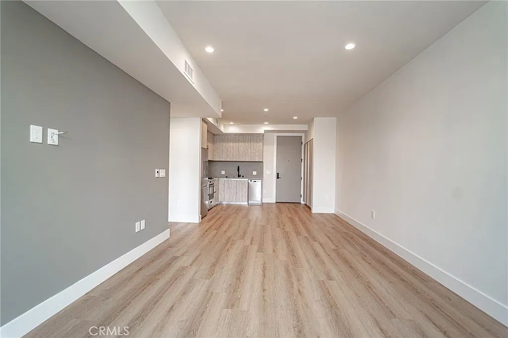 2828 London St — Photo 2