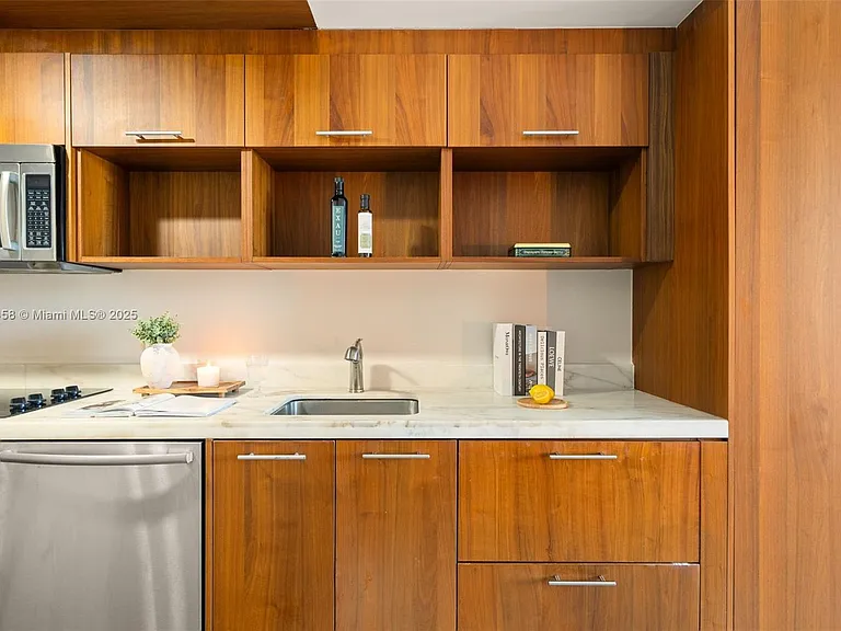 50 Biscayne Blvd #411 — Photo 15