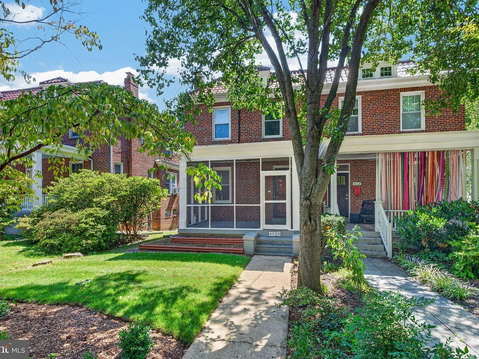 4 bed, 4.0 bath, 2140 sqft, $5,400 — Photo 3