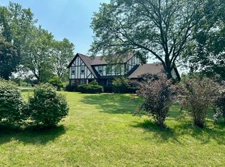 21830 N Countryside Ln, Barrington, IL 60010