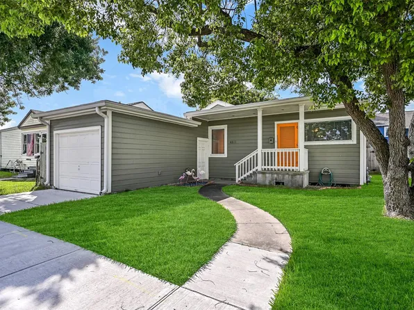 4611 Avenue S, Galveston, TX 77551