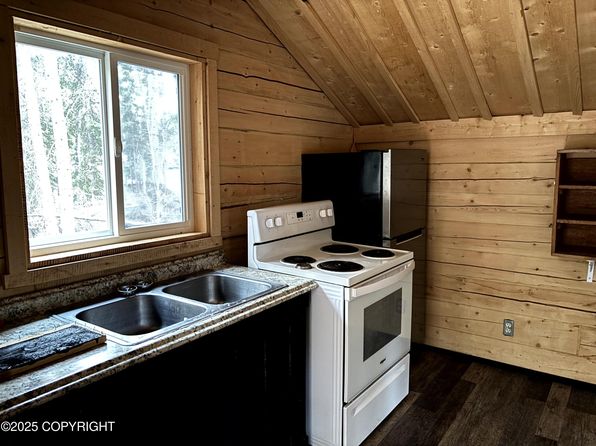 4495 Kallenberg Rd, Fairbanks, AK 99709