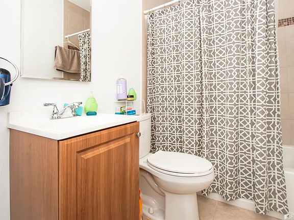 3rd image of 239-241 Duboce Ave