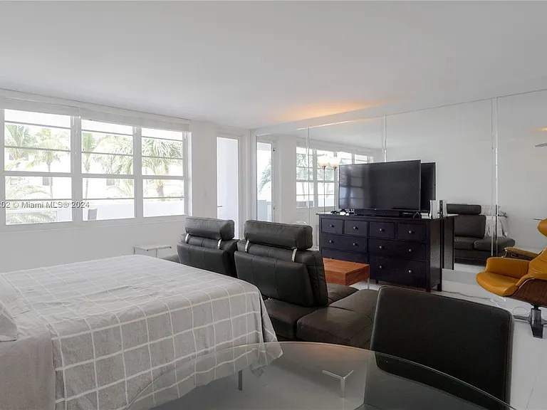 100 Lincoln Rd #436 — Photo 4