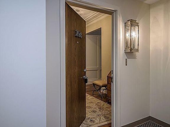 4th image of 505 E Huron St Suite 208