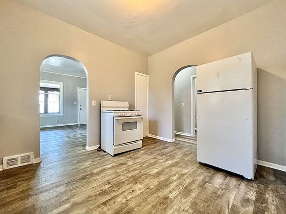 5th image of 441 White Ave APT 1