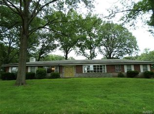 8830 Bracken Cir, Saint Louis, MO 63123