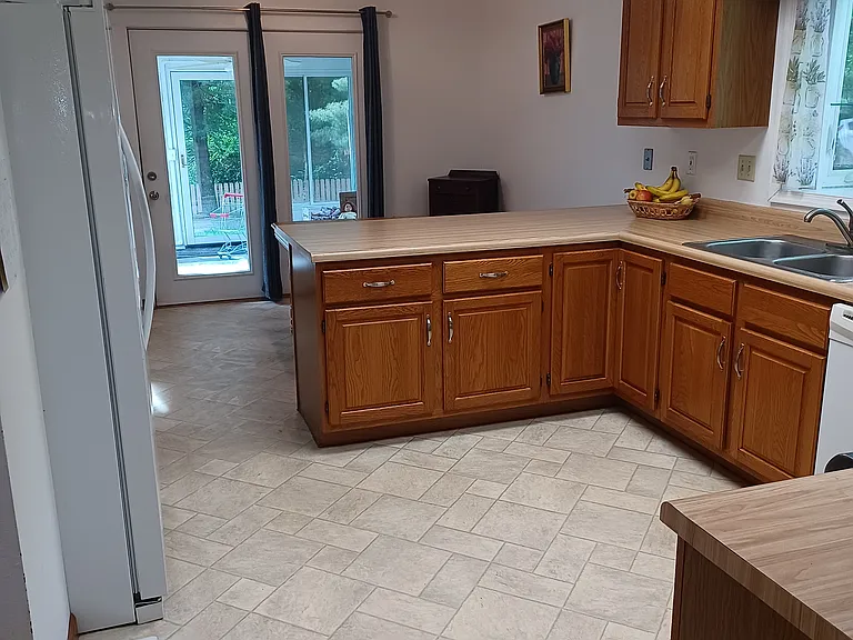 1021 Edgewood Dr — Photo 7