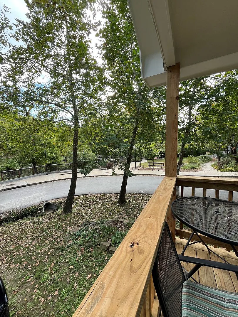 1 bedroom 1 bath townhome near campus and across from The Ramble — Photo 2