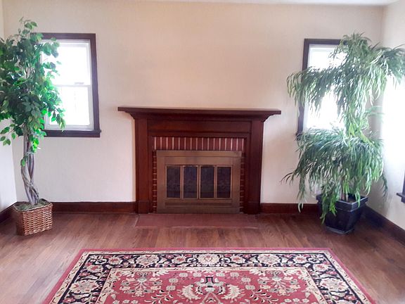 4th image of 154 Thoroughman Ave