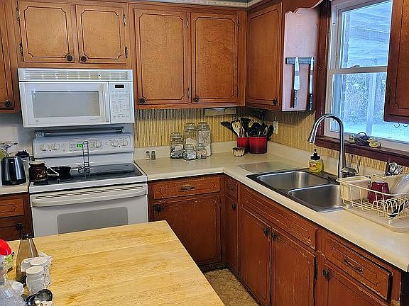 5th image of 12054 Kemps Mill Rd