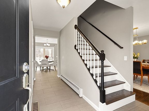 3rd image of 61 Holmes Rd