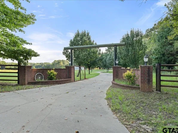 11746 County Road 352 E, Henderson, TX 75654