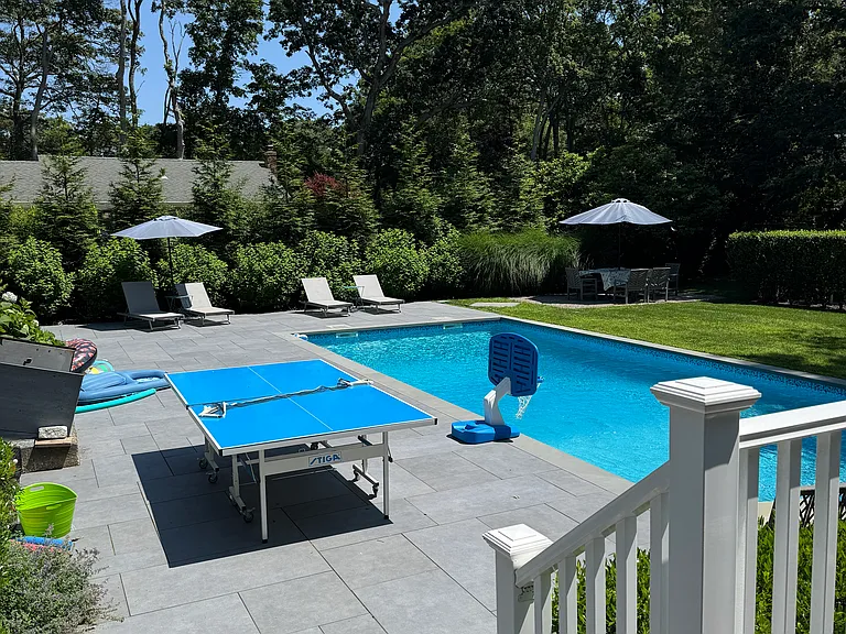 870 Noyack Rd — Photo 15