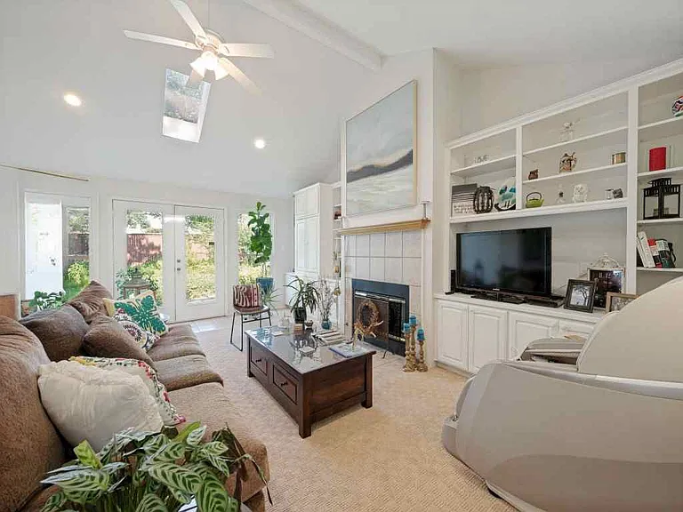 3032 Hollandale Ln — Photo 15