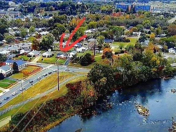 3rd image of 3010 Fall Hill Ave