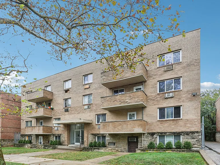 Mandela Apartments — Photo 23