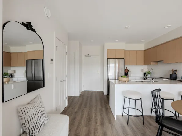 Vantage Apartments at Royal Bay
