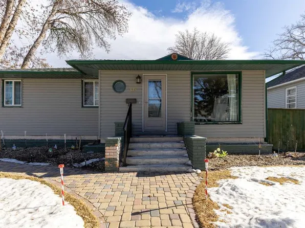 819 W 8th St S, Lethbridge, AB T1J 2K6