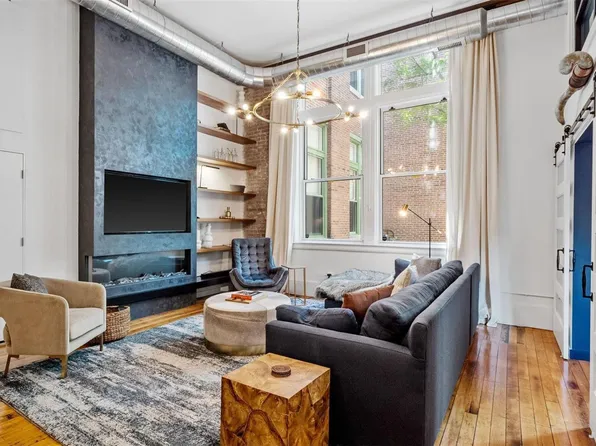 4242 Laclede Ave APT 112, Saint Louis, MO 63108