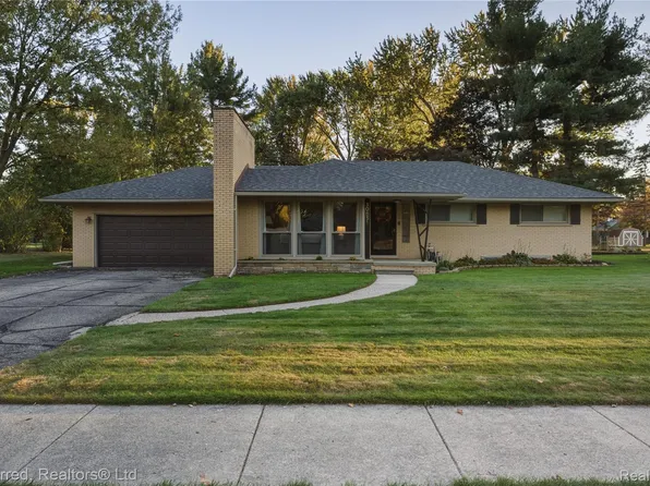 30831 Lyndon St, Livonia, MI 48154