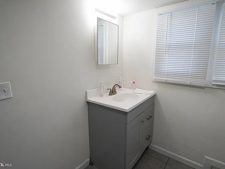 231 Newton St #B — Photo 19