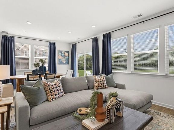 7th image of this home