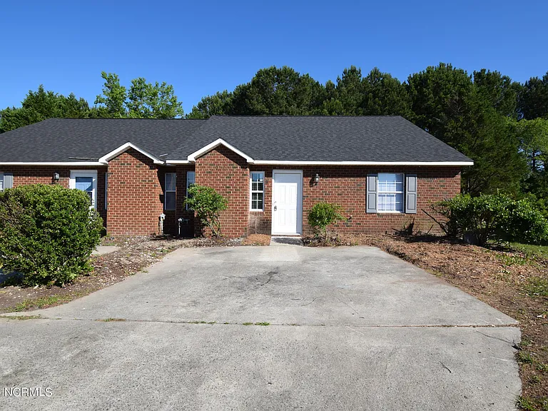 3310 Parkway Ct #B — Photo 1