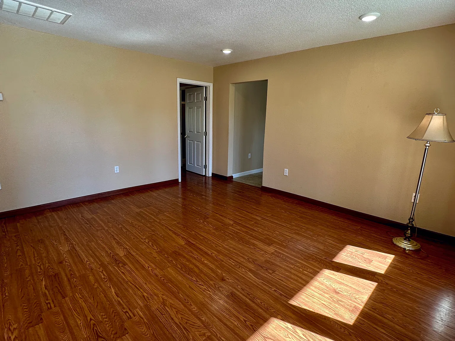 3 bed, $2,500 — Photo 3