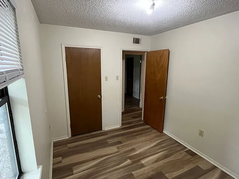 1506 N Nashville Cv — Photo 8