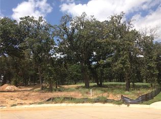 101 Woodview Ct, Burleson, TX 76028