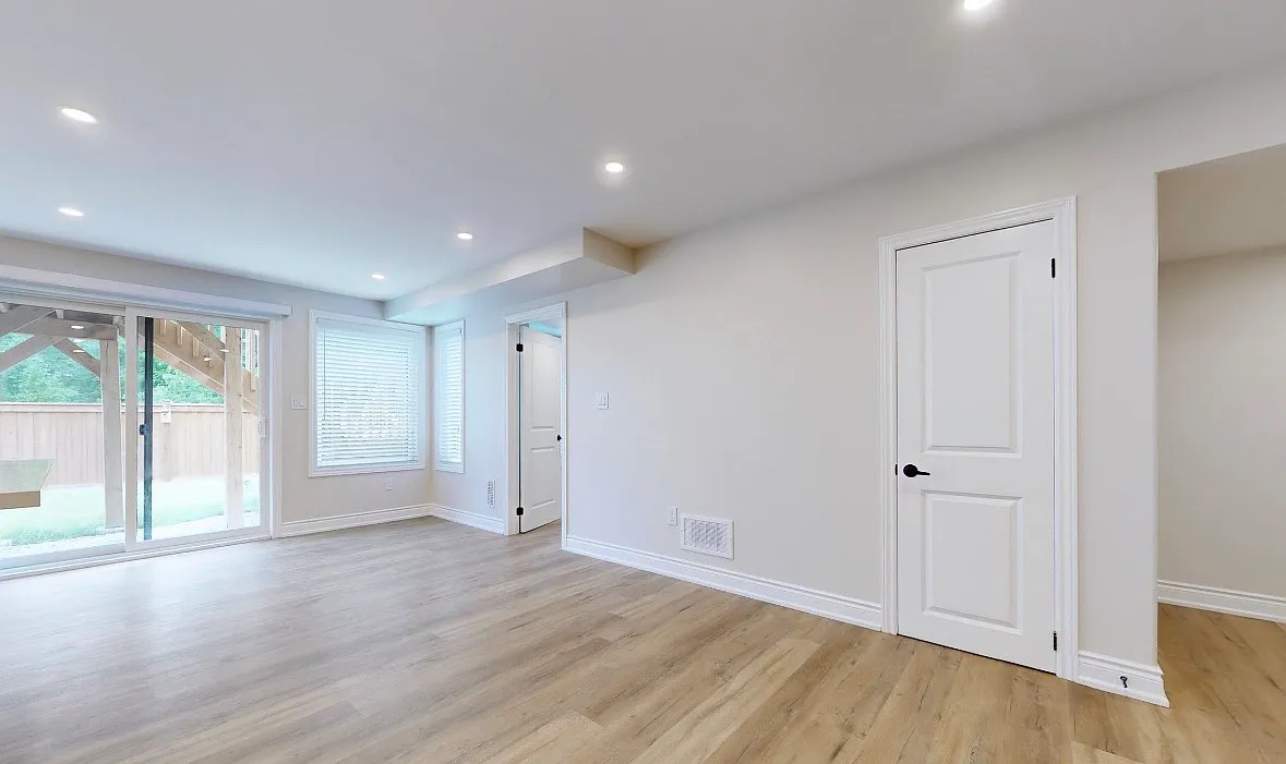 2 bed, 800 sqft, $1,999 — Photo 1