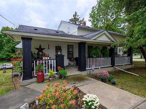 3rd image of 5256 Mahoning Ave NW