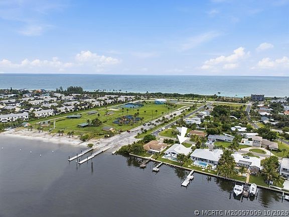 2nd image of 1705 Bayshore Dr