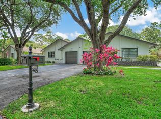 4105 Palm Forest Dr S, Delray Beach, FL 33445