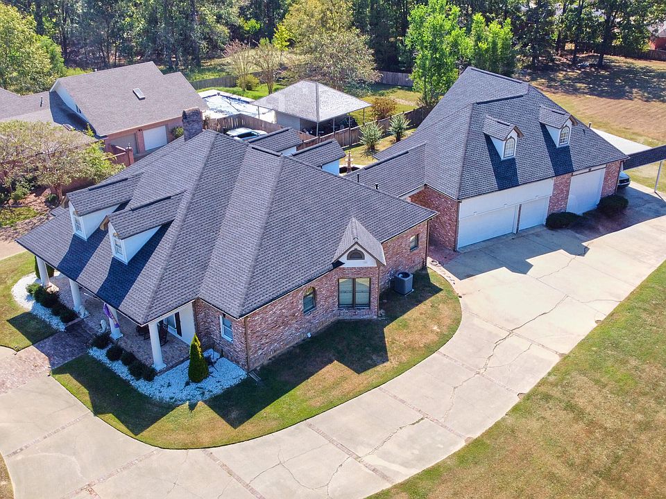 1st image of 451 Brookwood Estates Dr