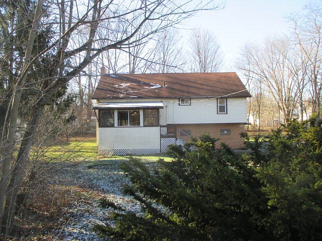 1st image of 220 Lee Ave