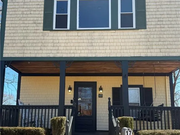 17 Columbia Ave, Lincoln, RI 02865