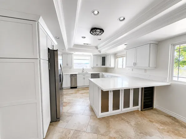 1505 Riviera Dr, Pasadena, CA 91107