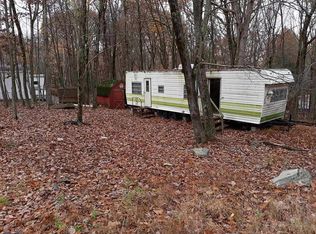 111 Forest Glen Dr, Milford, PA 18337