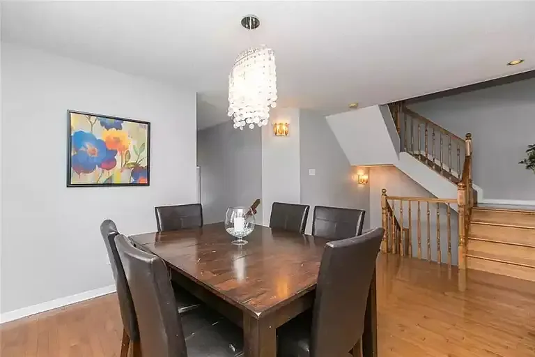 2267 Silverado Cres #1A — Photo 3