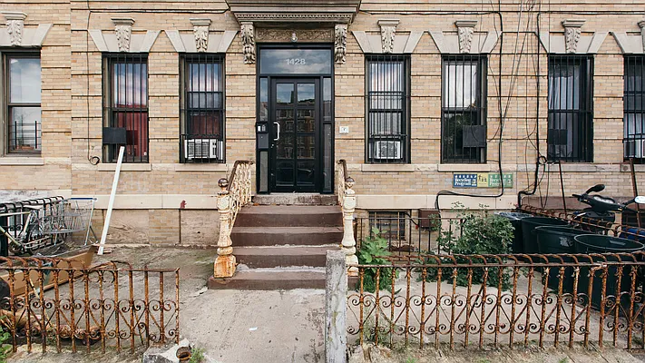 Rented by Nooklyn NYC LLC | media 30