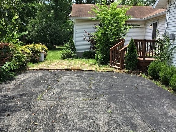 3rd image of 11208 Big Bend Blvd
