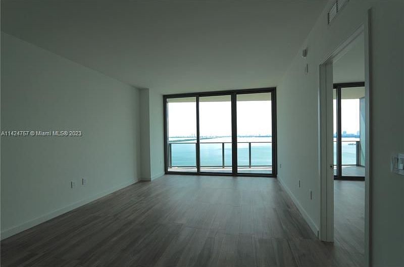 1st image of 460 NE 28th St APT 2805