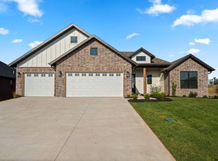 1601 S Crepe Myrtle Ln, Springfield, MO 65809