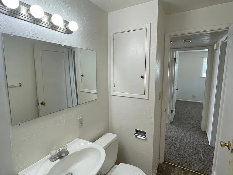 1019 W Lakeside Dr — Photo 16