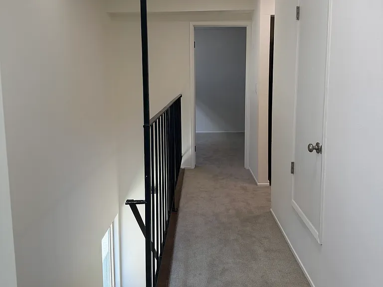 2036-2038 Ascot Dr #D — Photo 10