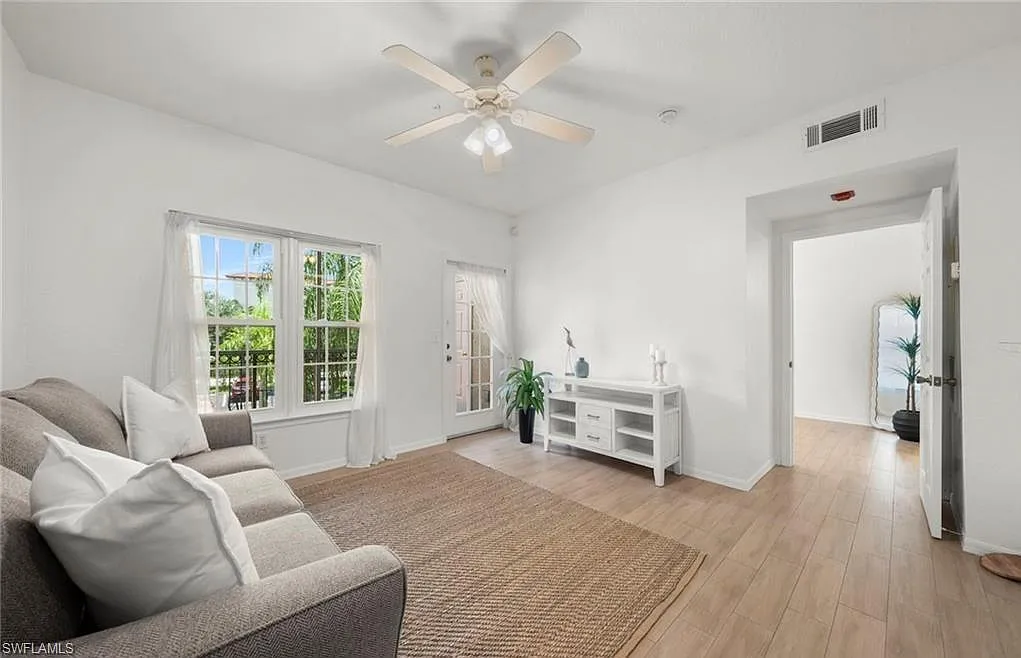 1 bed, 1.0 bath, 557 sqft, $1,550 — Photo 4