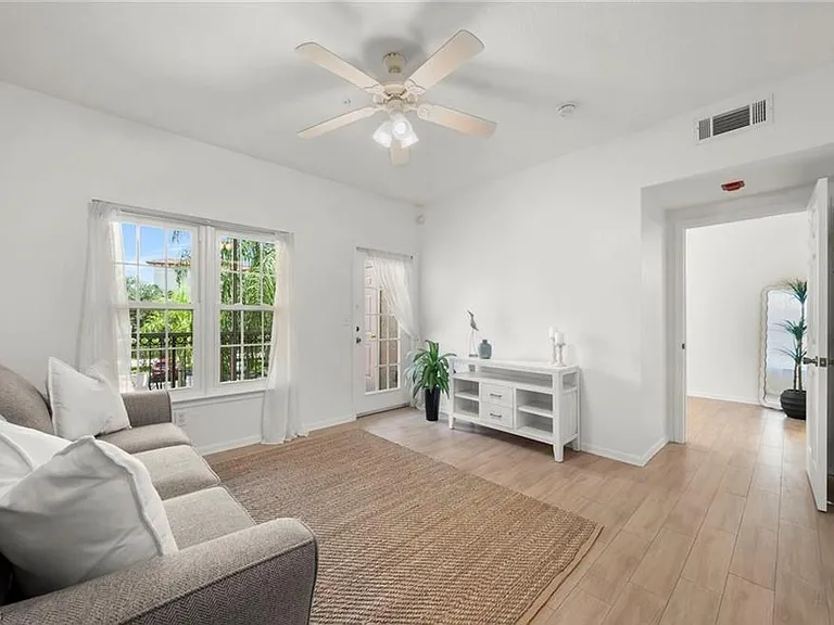 23500 Walden Center Dr #206 — Photo 4