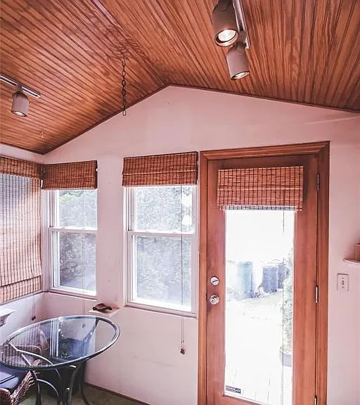 1208 Emmons Ave — Photo 16